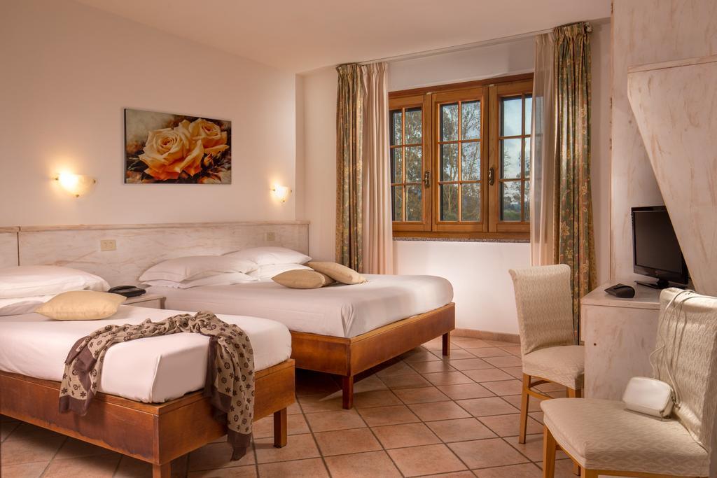 Tris Hotel Орбетелло Экстерьер фото