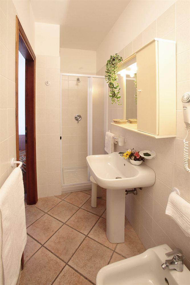 Tris Hotel Орбетелло Экстерьер фото