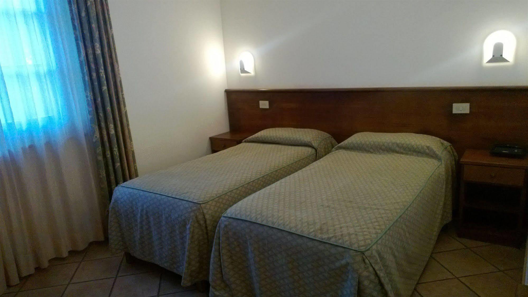Tris Hotel Орбетелло Экстерьер фото